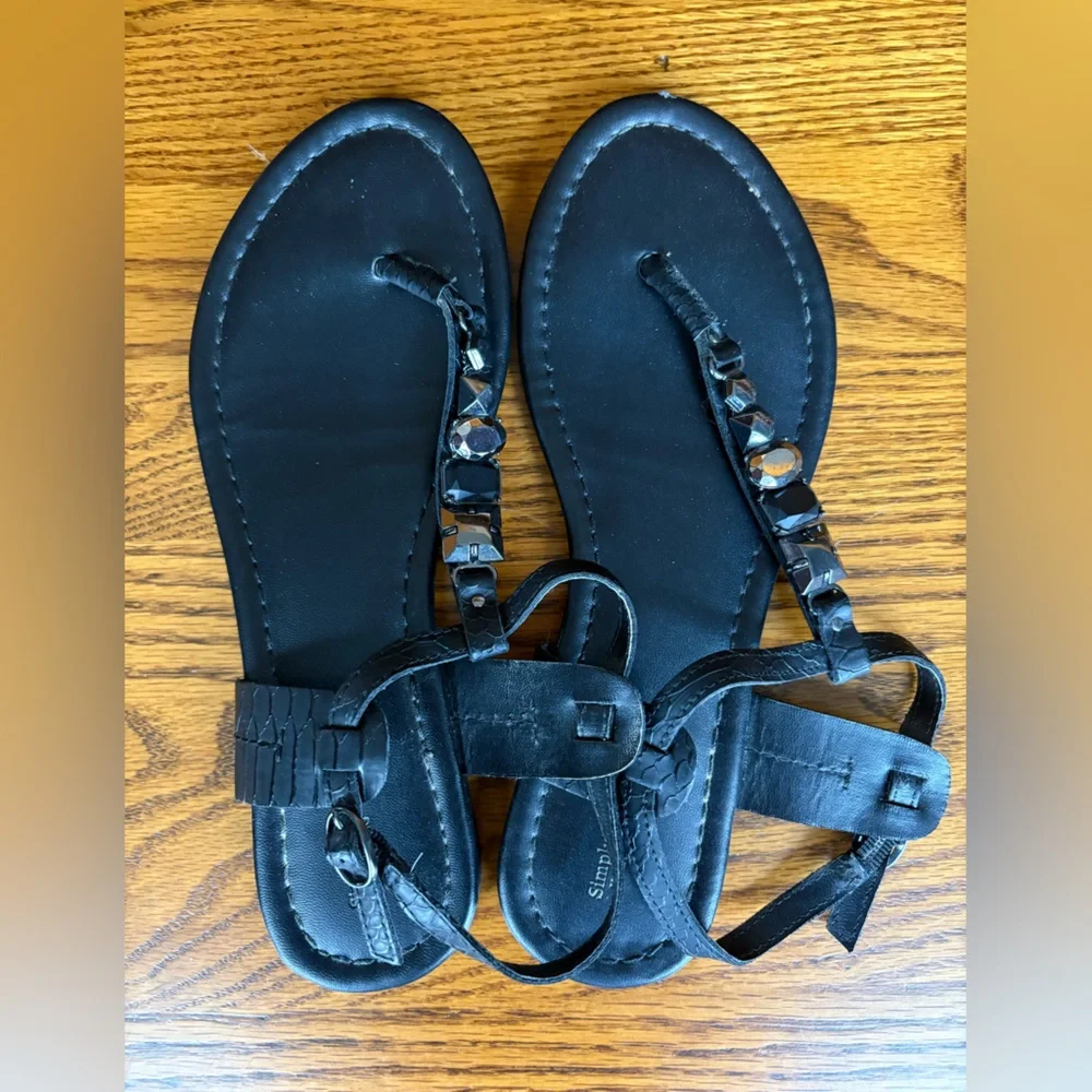 Sandals - Picture 2 of 4